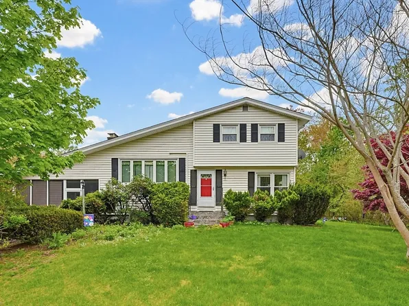 81 Florida Ave, Bellingham, MA 02019