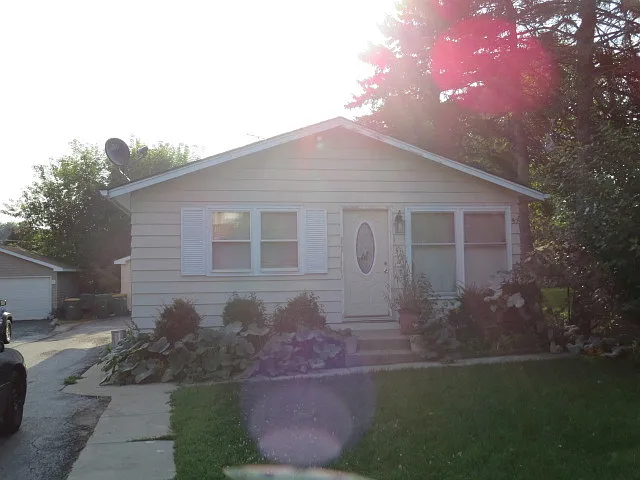 1527 Kenmore Ave photo 1