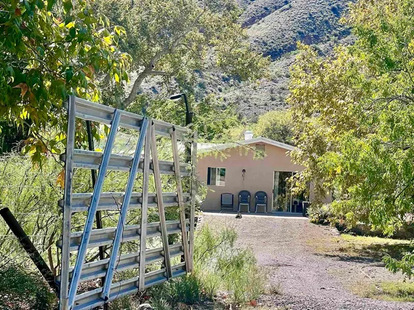 332 Animas Creek Rd, Caballo, NM 87931