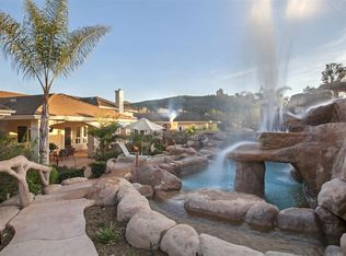 2827 Dentro De Lomas Rd, Vista, CA 92084