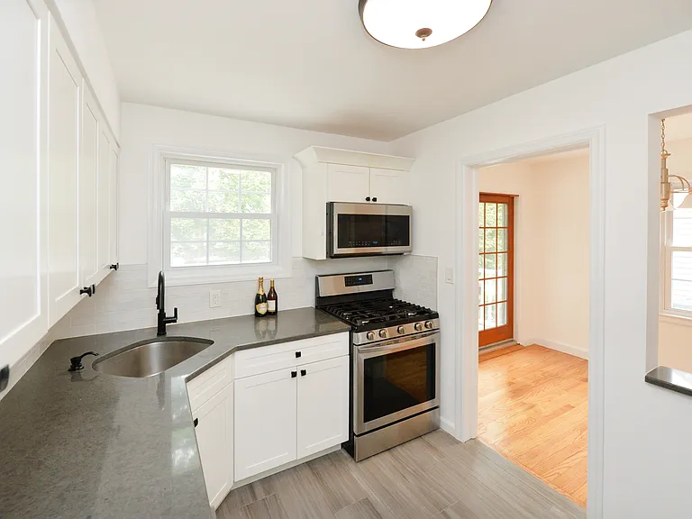 10 Remington Rd — Photo 10