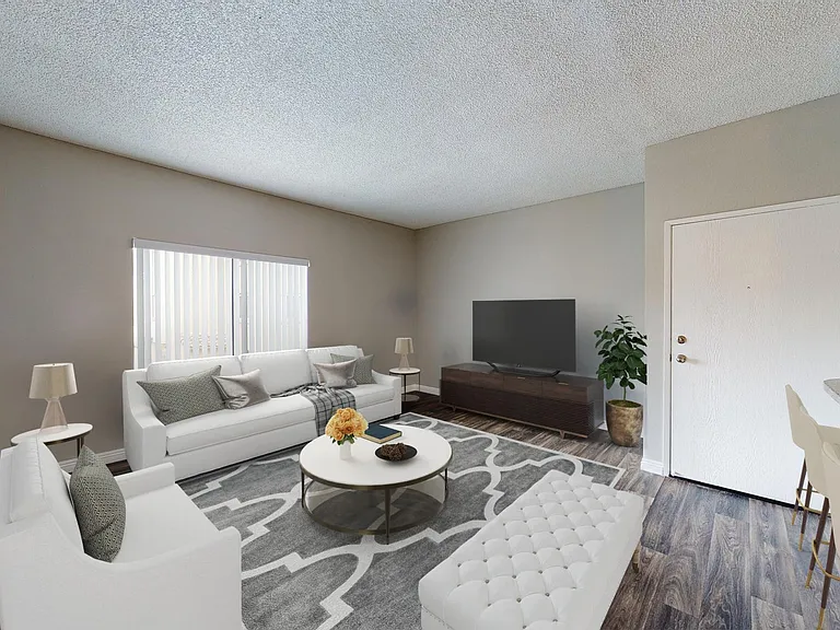 Calabria Apartments — Photo 2