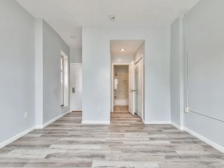 41 N 11th St — Photo 5