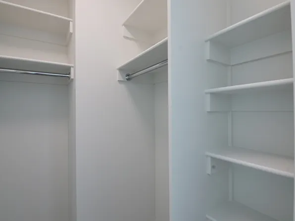 555 10th Avenue image 6 of 19