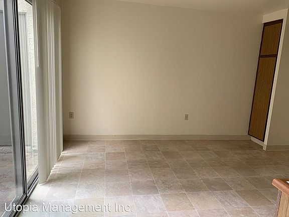 4th image of 10862 Tierrasanta Blvd