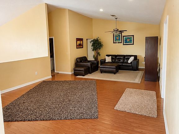 5th image of 1014 Ewing Pl