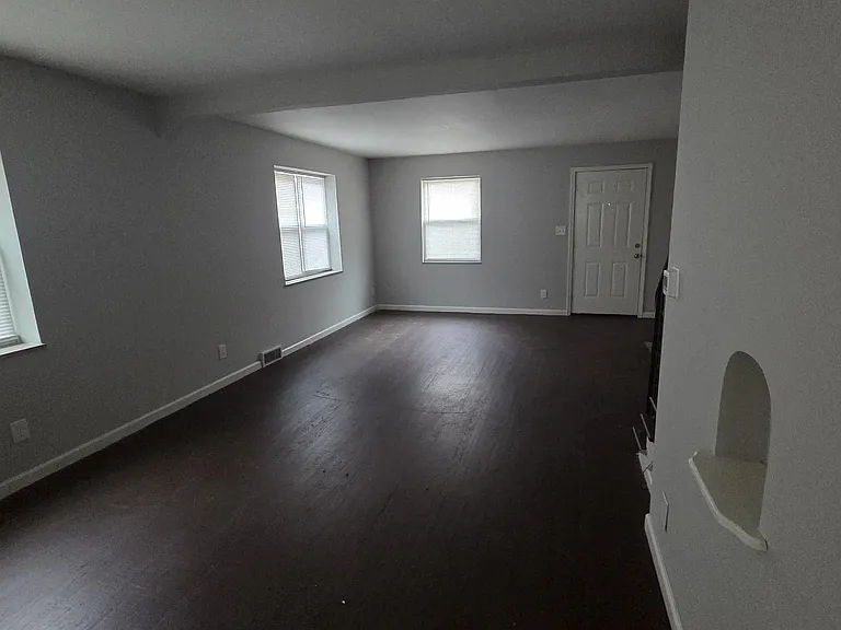 1607 Republic Ave — Photo 3