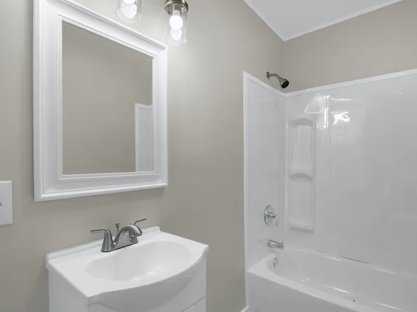 108 Pebble Trl, Dobson, NC 27017