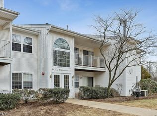 59 Crestview Ln, Mount Arlington, NJ