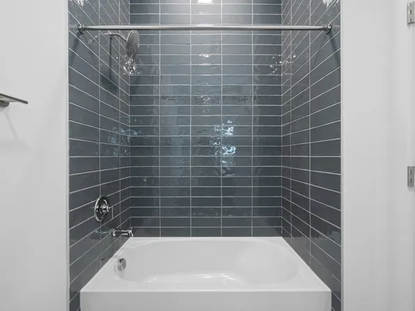 17 Avenue East image 30 of 57