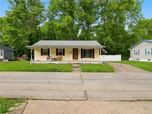 169 Monterey Dr, Saint Albans, WV 25177