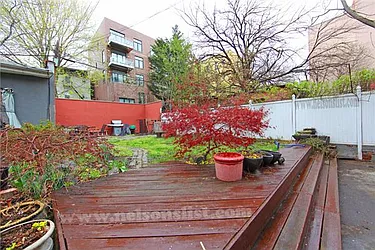 Rented by R New York