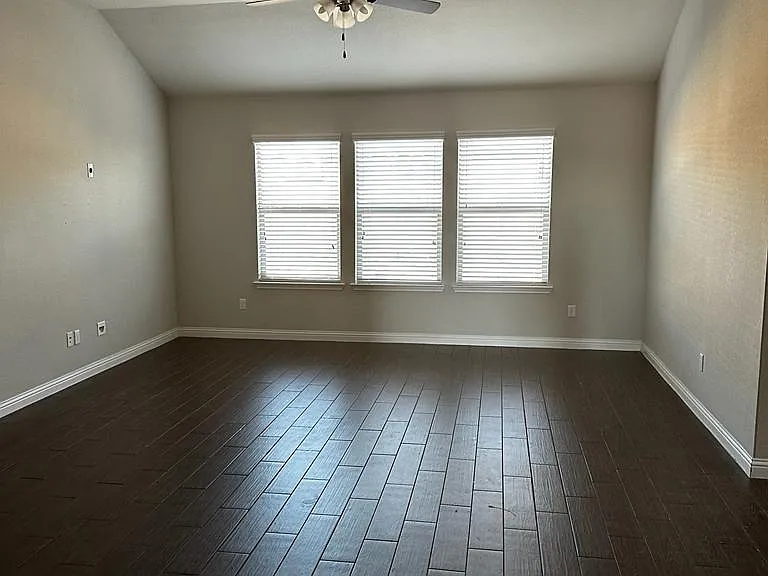 8029 Mozart St — Photo 16