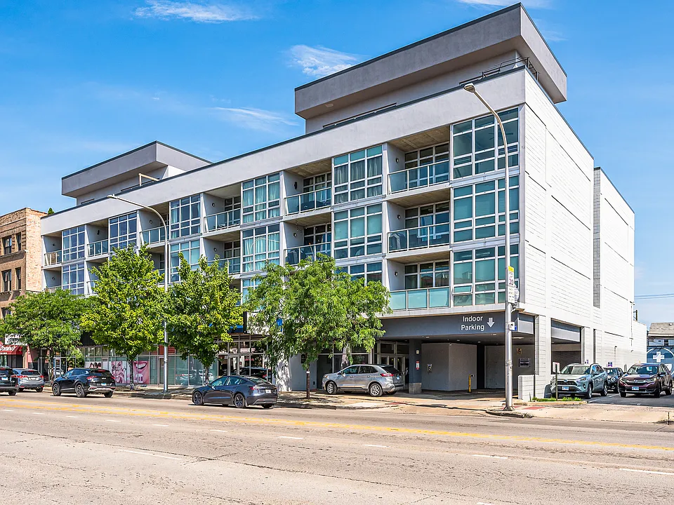 1610 W Fullerton Ave #409