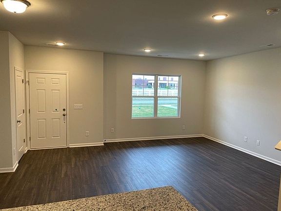 3rd image of 2537 Salem Creek Dr