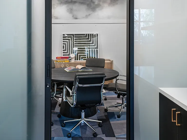 Kara Apartment in Koreatown — Photo 8