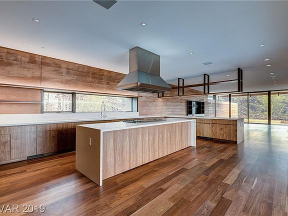 4th image of 8 Vista Crescent Ct