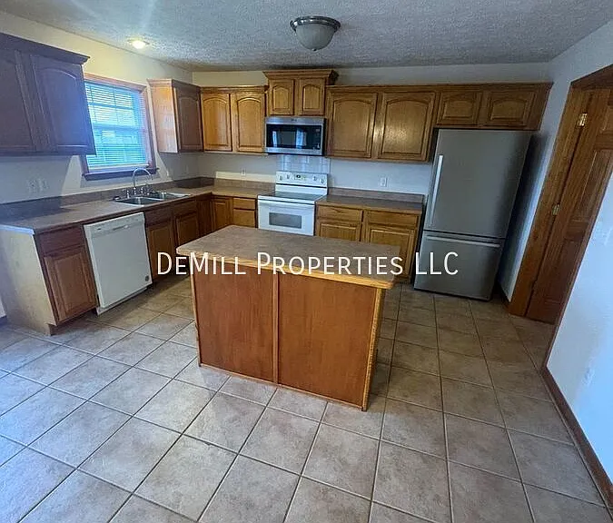 6010 N 7th Ave — Photo 5