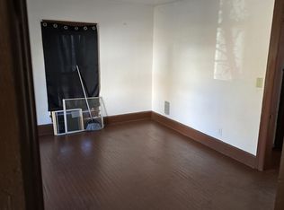 415 1/2 W Main St, Freeport, IL 61032