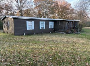 1588 Pettey Rd, Forest, MS 39074