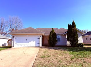 1630 S Burks Ave, Springfield, MO 65807