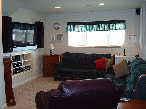 Finished Basement w/ Surround Sound