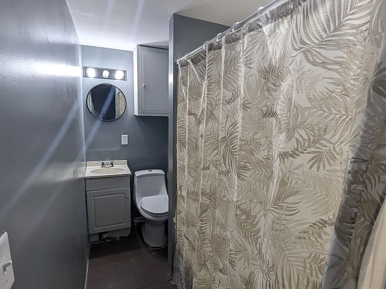 109 N Cannon Dr — Photo 5