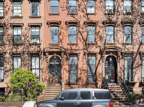 395 Clermont Ave, Brooklyn, NY 11238