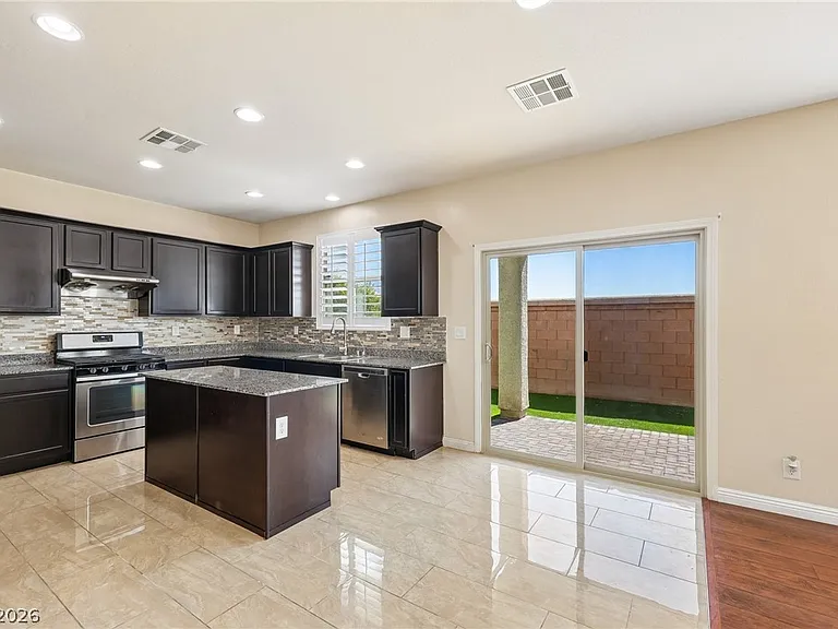 84 Marco Island St — Photo 8