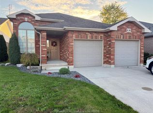 14 Smithfield Cir, Chatham Kent, ON N7L5R5