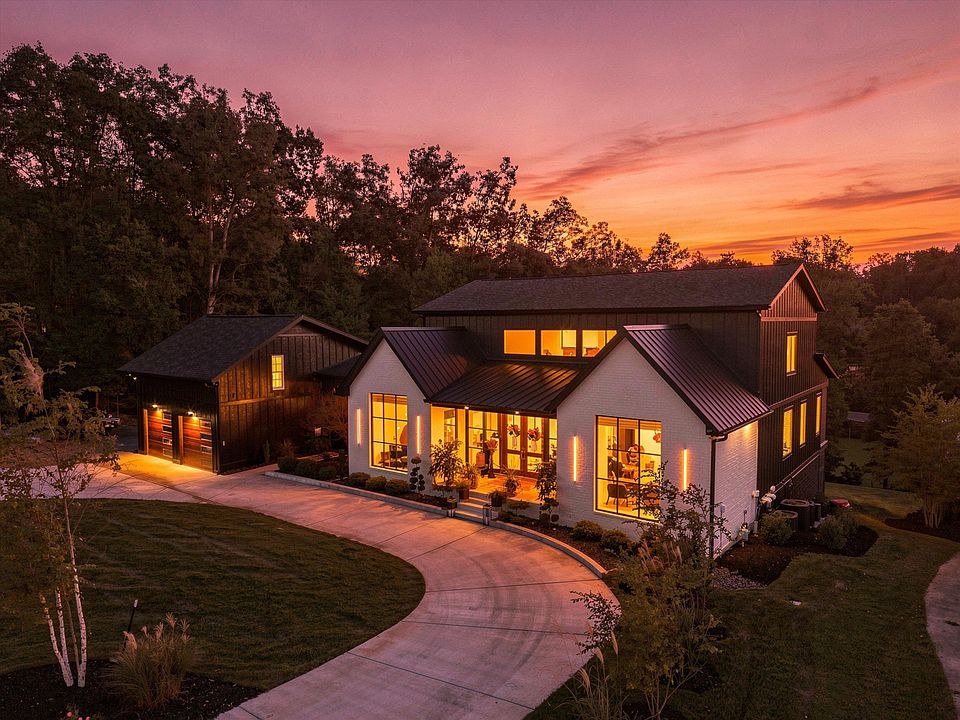 1st image of 131 Bluff Dr
