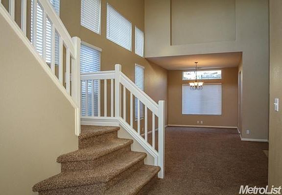 Entrance, Dining area