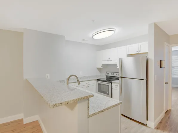 10 Greystone Ct, Annapolis, MD 21403