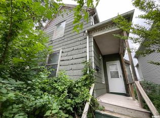 1520 W 2nd St, Davenport, IA
