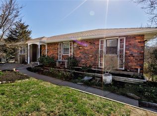 6911 NW Blair Rd, Parkville, MO 64152