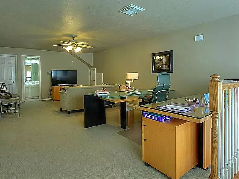 Third floor huge open space which can be used as an additional bedroom, office, library, gym, media or playroom, with its own full toilet and bath tub