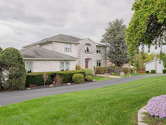 OtherEndOfCircularDriveway