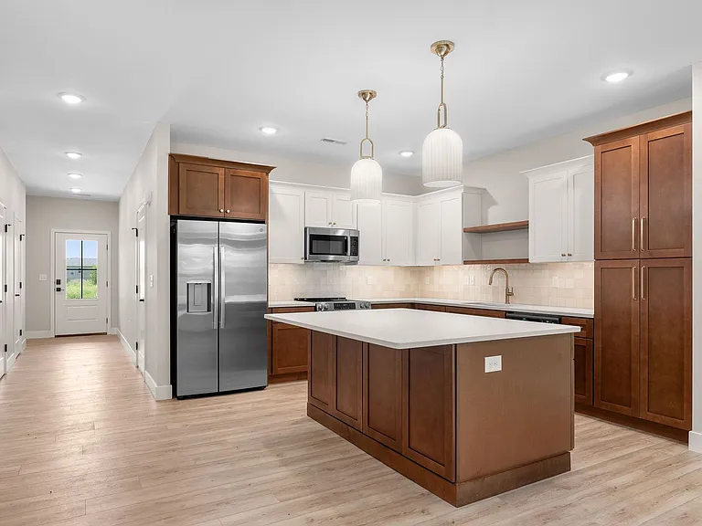 2191 W Parkview Ave — Photo 12