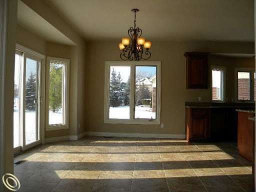 5th image of 7260 Poplar Ct