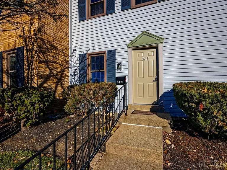 9777 Bunker Hill Ln — Photo 2