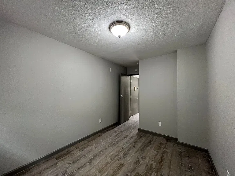 Executive East — Photo 23