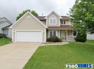 7122 Summerland Ridge Rd NE, Cedar Rapids, IA 52402