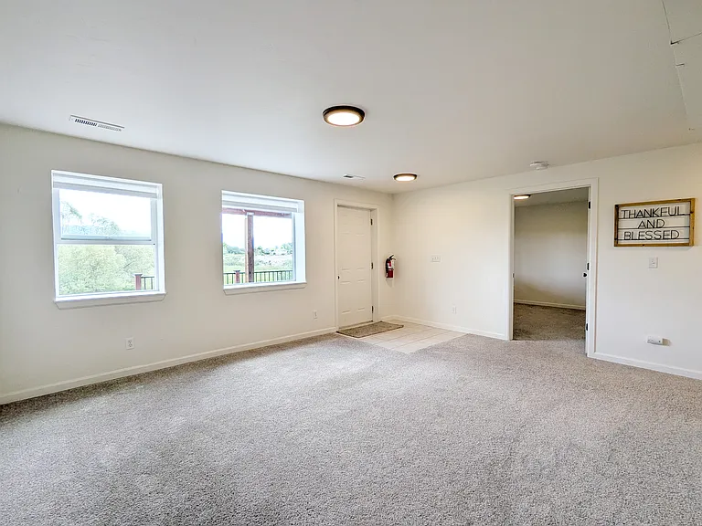131 Rimrock Ct — Photo 26