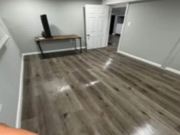 553 Dewey Avenue image 2 of 6