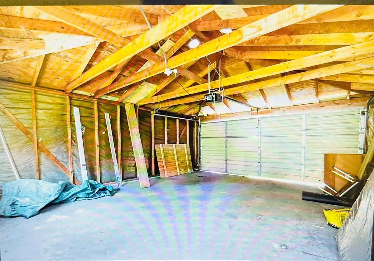Building Photo - 6735 S Champlain Ave #1