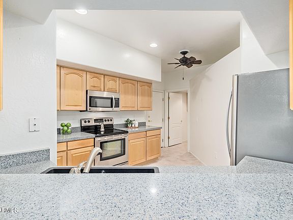 3rd image of 1747 E NORTHERN Avenue #134