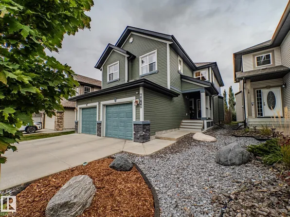 6212 Sunbrook Ln, Strathcona County, AB T8H 0J8
