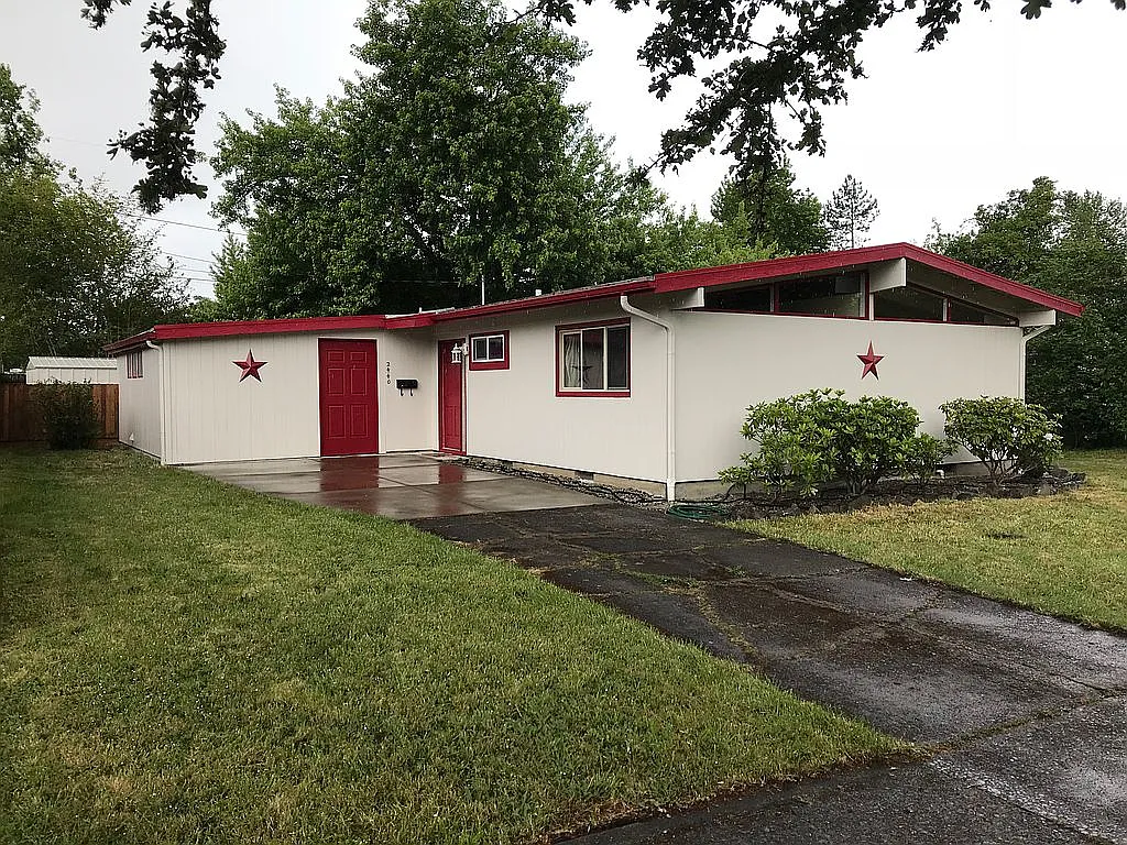 2440 Jackson St photo 1