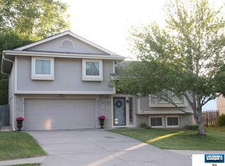 6726 N 110th St, Omaha, NE 68164