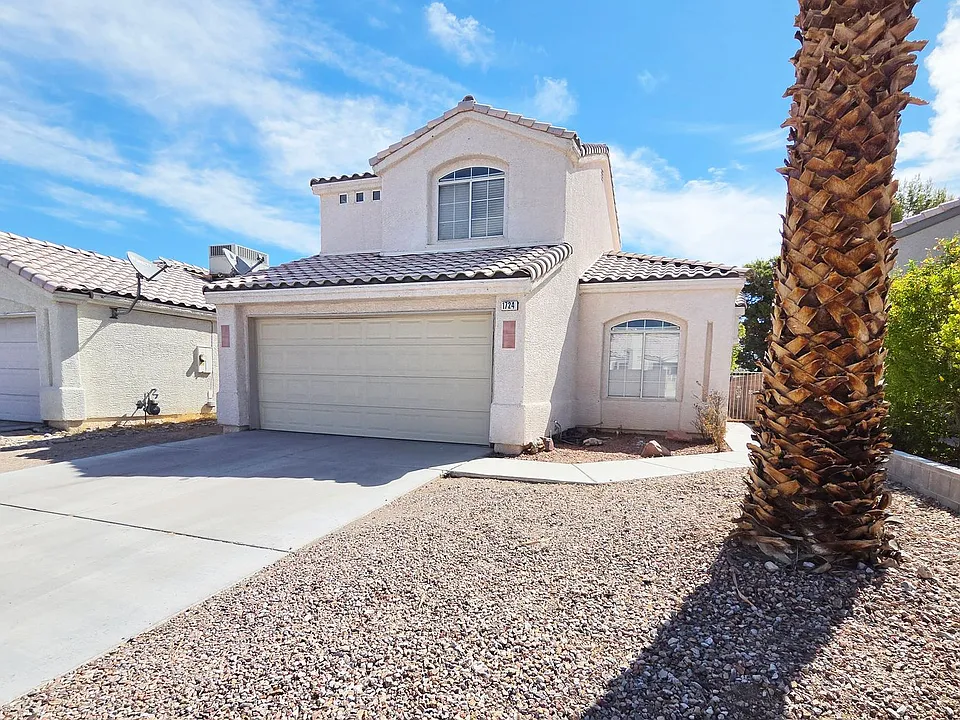 1724 Leaning Pine Way